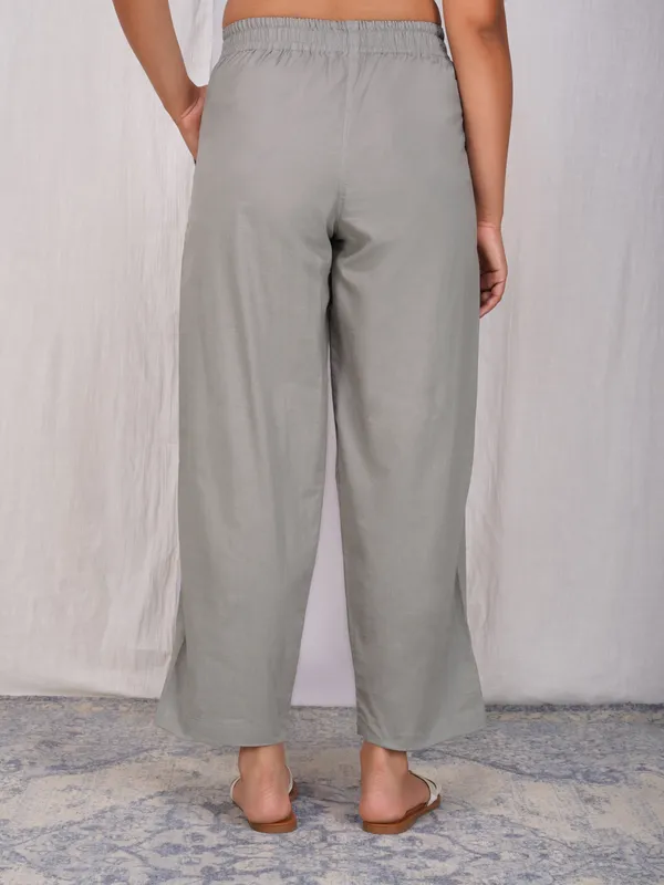 Grey_Cotton_Comfort_Fit_Mid-rise_Formal_Trouser_For_Women