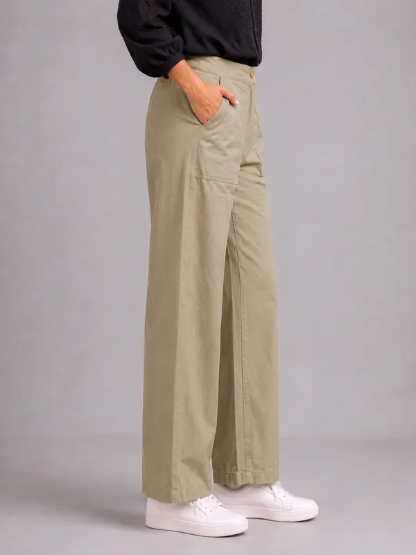 Women_Comfort_Fit_Mid-rise_Formal_Trousers