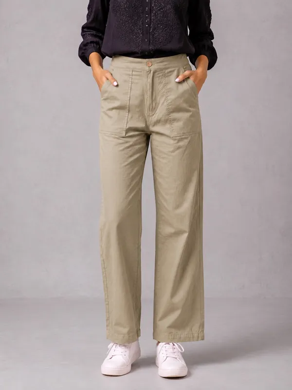 Women_Comfort_Fit_Mid-rise_Formal_Trousers