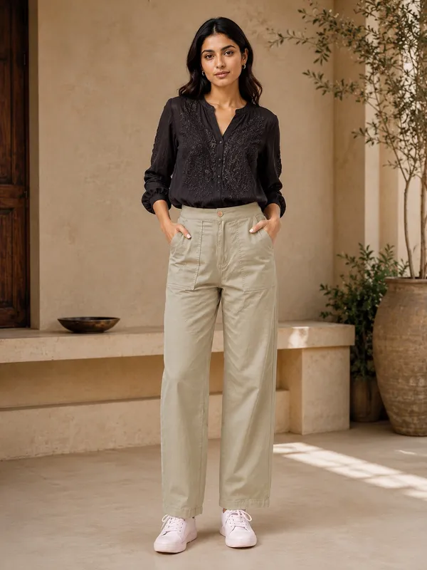 Women_Comfort_Fit_Mid-rise_Formal_Trousers