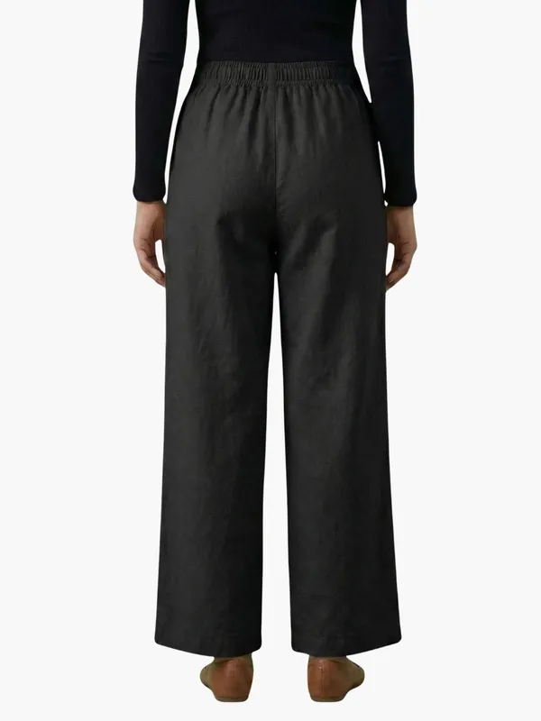 zuri_Women_Relaxed_Straight_Leg_High-Rise_Trousers