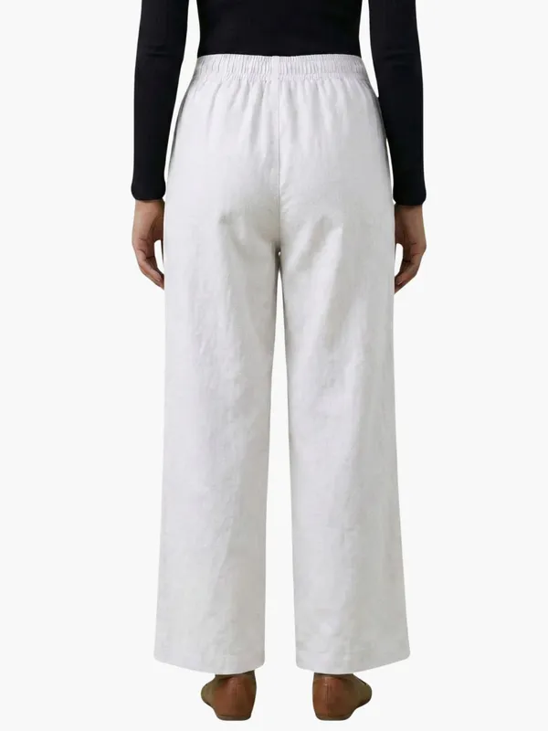 zuri_Women_Relaxed_Straight_Leg_High-Rise_Trousers