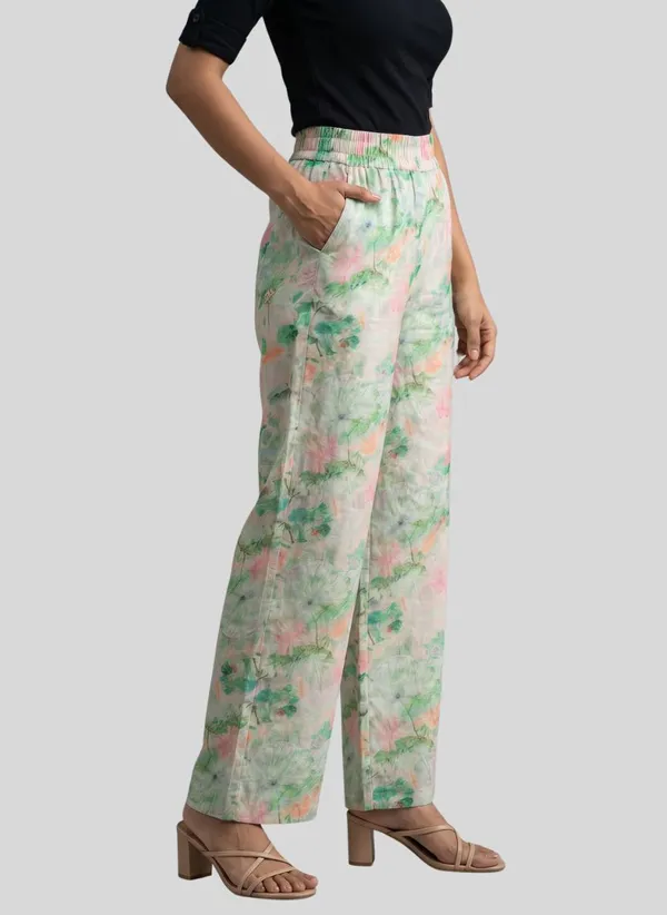 zuri_Women_Floral_Printed_Relaxed_Straight_Leg_Flared_High-Rise_Trousers