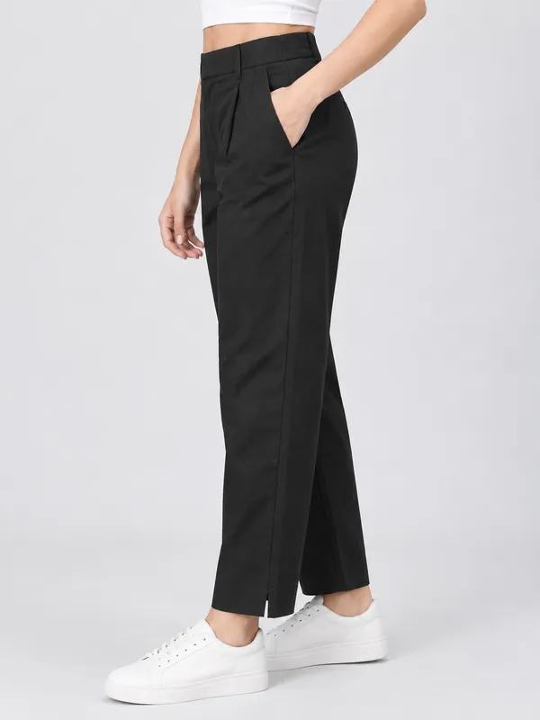 Tapered_Cotton_Premium_Pant