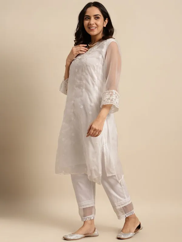 White_Embroidered_Organza_kurta_with_Inner,_Lace_Pant_and_Embroidered_Dupatta_-_Set_of_3_-_XXL