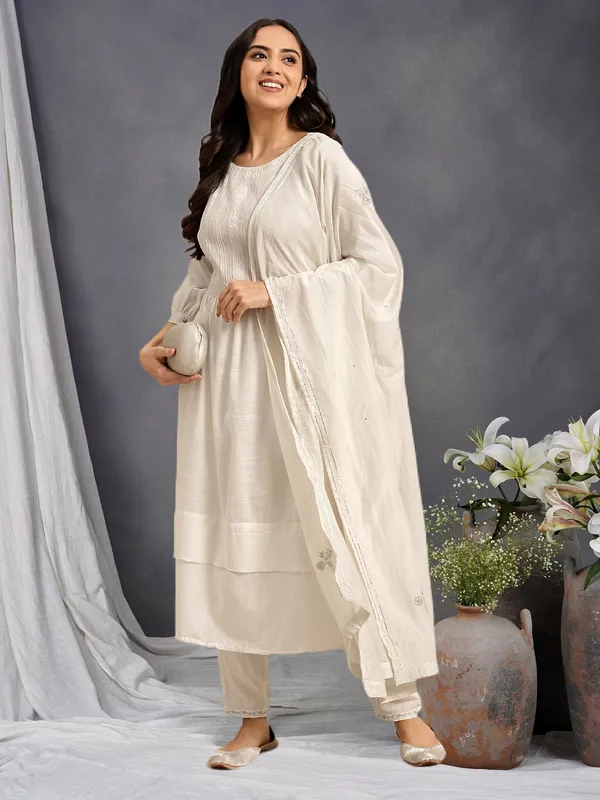 White_Resham_Embroidered_Crepe_Kurta_with_Embroidered_Pant_and_Dupatta_-_Set_of_3_-_XXL