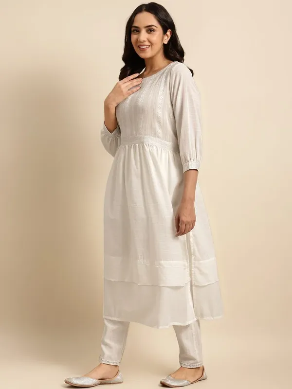White_Resham_Embroidered_Crepe_Kurta_-_XXL
