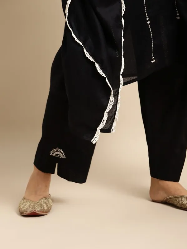 Black_Embroidered_Cotton_Kaftan_with_Embroidered_Pant_-_Set_of_2