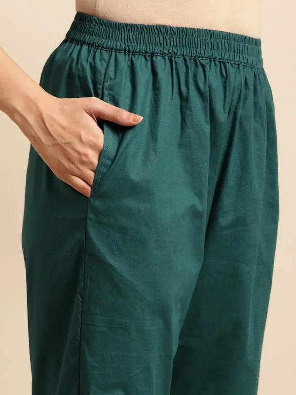 Dark_Green_Pleated_Hand_Embroidered_Cotton_Kurta_with_Embroidered_Pant_-_Set_of_2_-_XXL