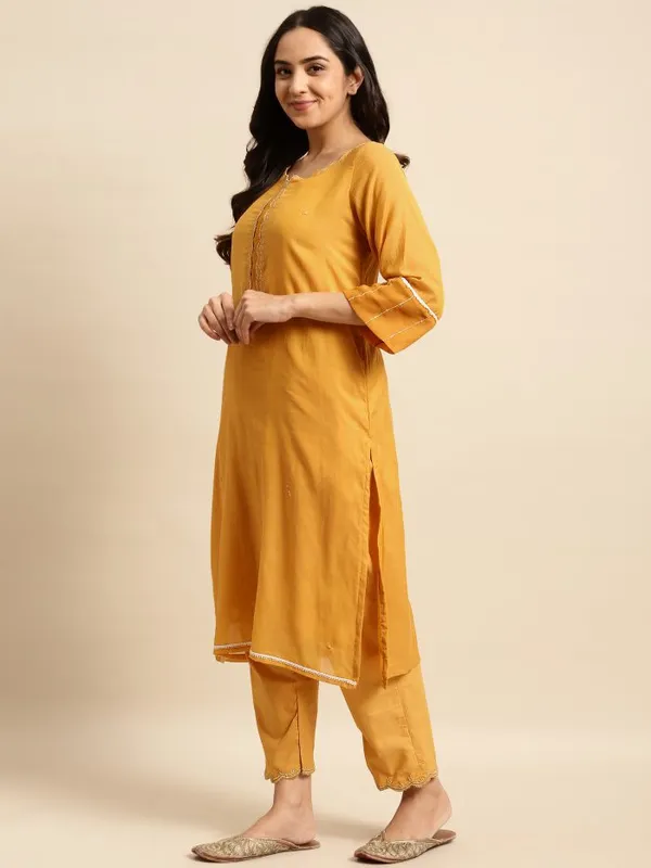 Mustard_Zari_Embroidered_Cotton_Silk_Kurta_with_Embroidered_Pant_-_Set_of_2_-_XXL