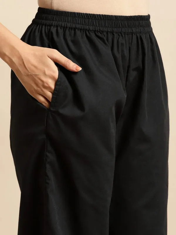 Black_Zari_Embroidered_Premium_Cotton_kurta_with_Embroidered_Pant_-_Set_of_2_-_XXL