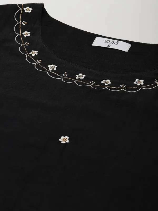 Black_Zari_Embroidered_Premium_Cotton_kurta_-_XXL