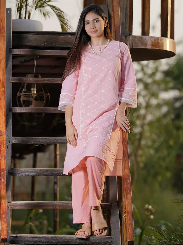 Peach_Embroidered_Cotton_kurta_with_Cotton_Pant_-_Set_of_2_-_XXL