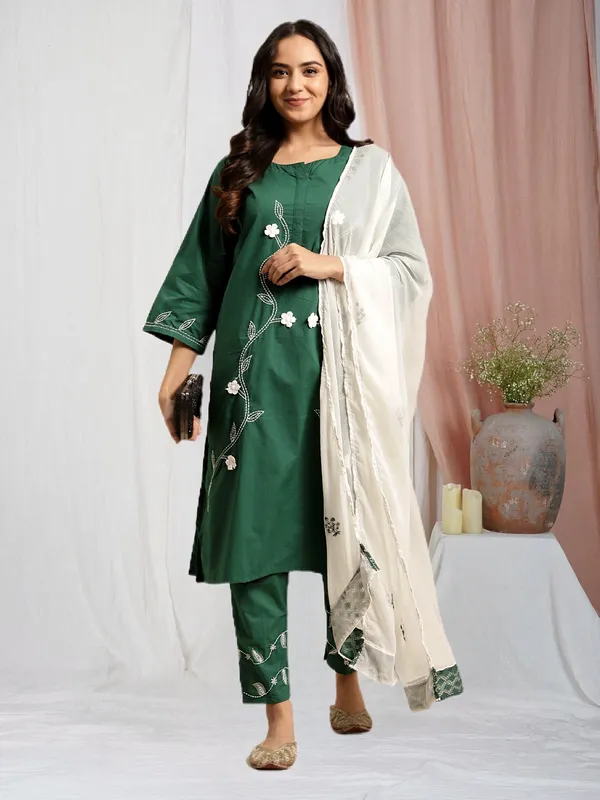 Green_3D_Patch_Work_Embroidered_Cotton_Kurta_with_Embroidered_Pant_and_Dupatta_-_Set_of_3_-_XXL