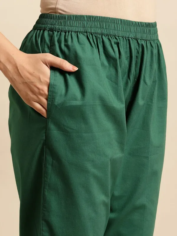 Green_3D_Patch_Work_Embroidered_Cotton_Kurta_with_Embroidered_Pant_and_Dupatta_-_Set_of_3_-_XXL