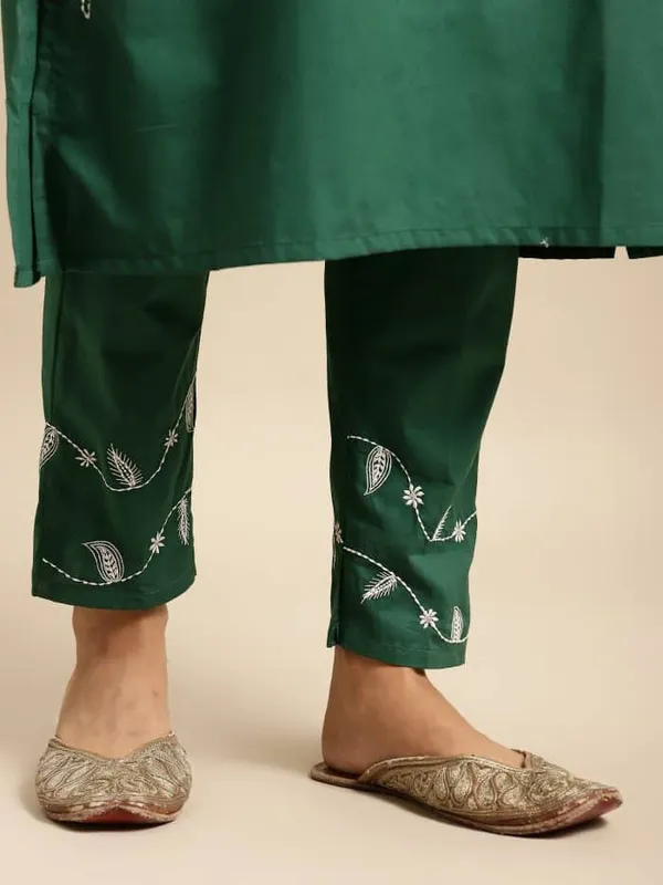 Green_3D_Patch_Work_Embroidered_Cotton_Kurta_with_Embroidered_Pant_and_Dupatta_-_Set_of_3_-_XXL