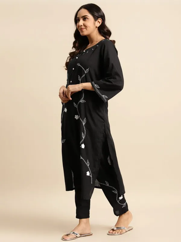 Black_3D_Patch_Work_Embroidered_Cotton_Kurta_with_Embroidered_Pant_and_Dupatta_-_Set_of_3_-_XXL