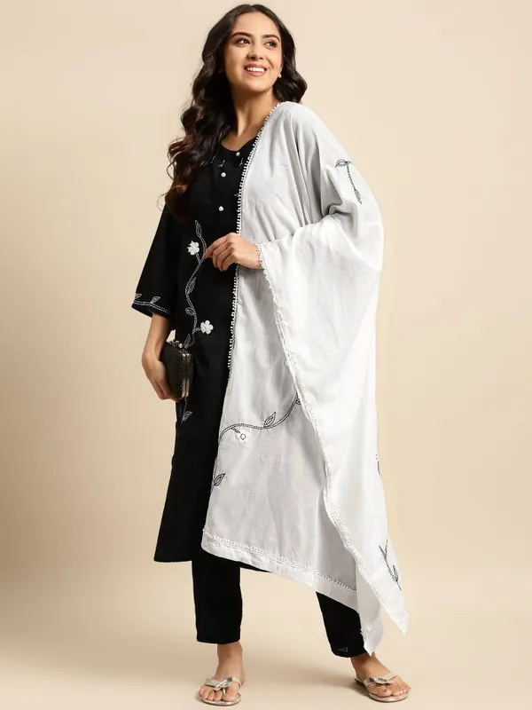 Black_3D_Patch_Work_Embroidered_Cotton_Kurta_-_XXL