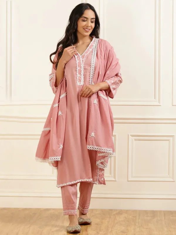 Salmon_Embroidered_Cotton_Kurta_with_Pintuck_Pant_and_Embroidered_Dupatta_-_Set_of_3_-_XXL