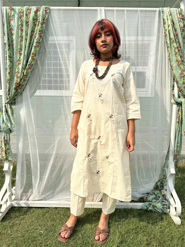 Off_White_Embroidered_Cotton_Kurta_With_Pants-_Set_Of_2_-_XXL
