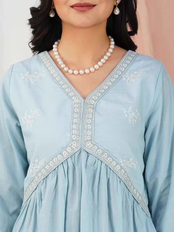 Sky_Blue_Embroidered_Cotton_Anarkali_Kurta_Paired_With_Matching_Pant_-_XXL