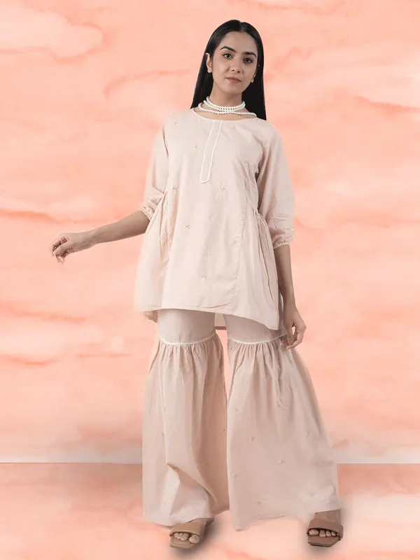 Gajri_Cotton_Embroidered_Peplum_Paired_With_Matching_Pants_-_XXL