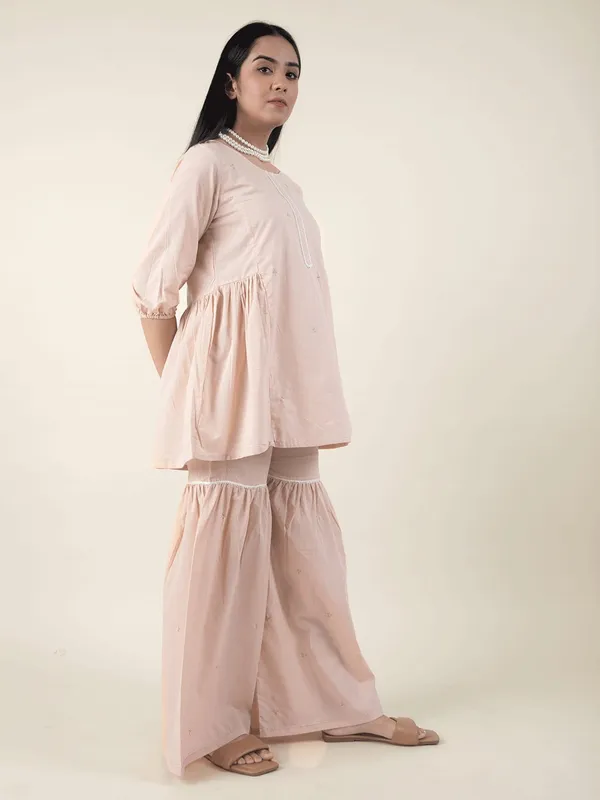 Gajri_Cotton_Embroidered_Peplum_Paired_With_Matching_Pants_-_XXL