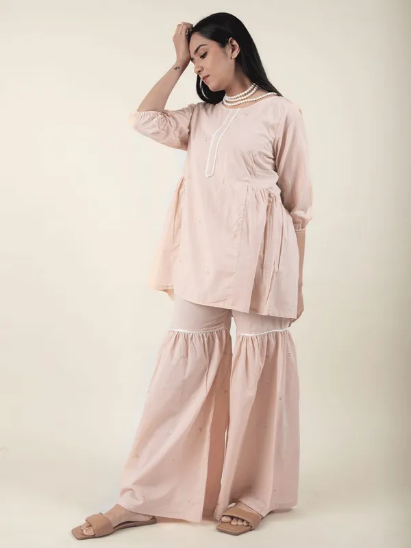 Gajri_Cotton_Embroidered_Peplum_matching_Pants_and_dupatta_-_XXL