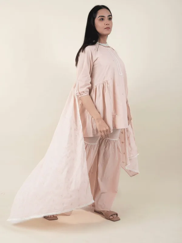 Gajri_Cotton_Embroidered_Peplum_matching_Pants_and_dupatta_-_XXL