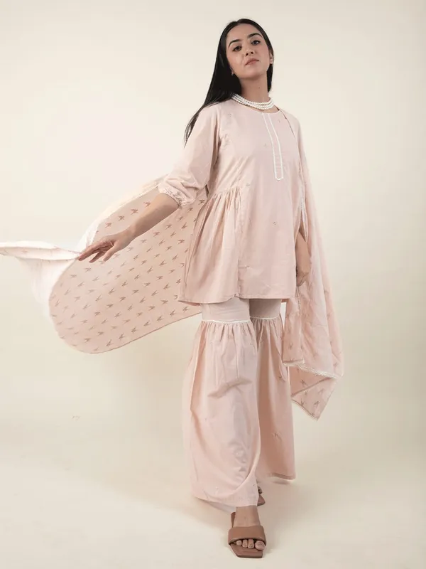 Gajri_Cotton_Embroidered_Peplum_matching_Pants_and_dupatta_-_XXL