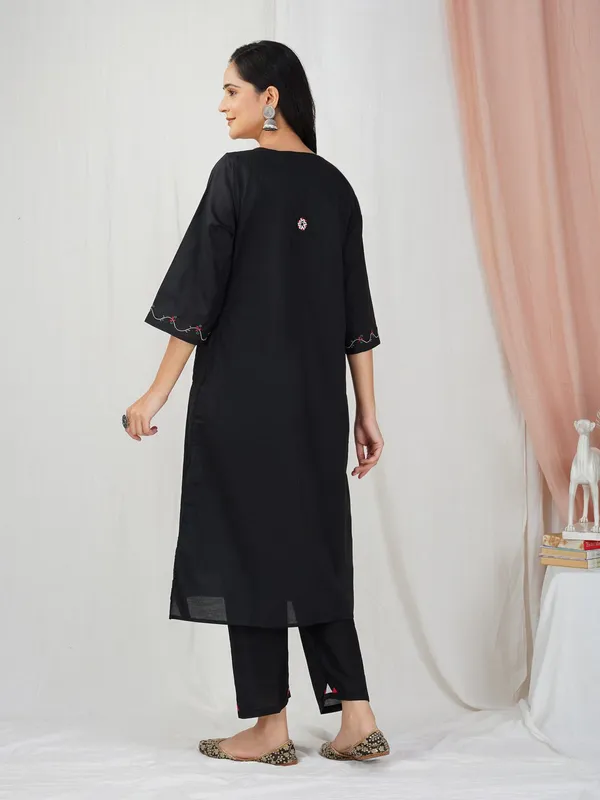 Black_Tribal_Embroidered_Cotton_Silk_Kurta_Paired_With_Matching_Pant_-_XXL