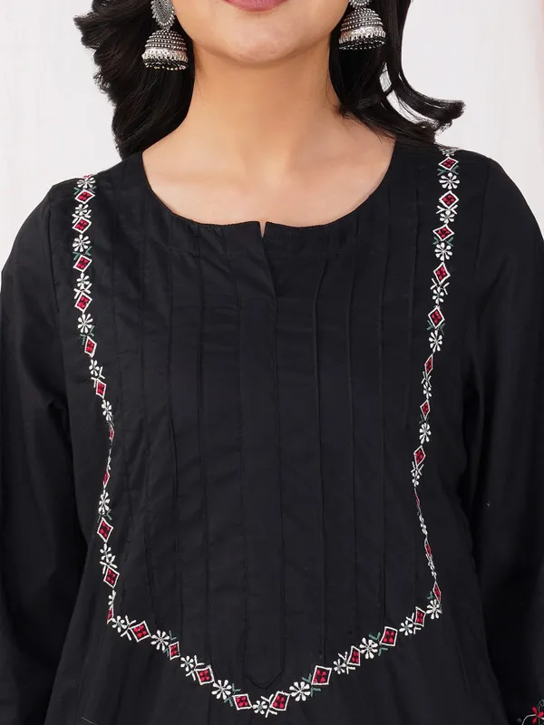 Black_Tribal_Embroidered_Cotton_Silk_Kurta_Paired_With_Matching_Pant_-_XXL