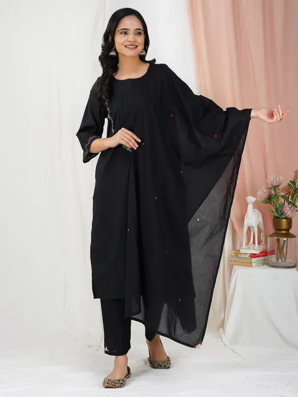 Black_Tribal_Embroidered_Cotton_Silk_Kurta_With_Matching_Pant_And_Dupatta_-_XXL