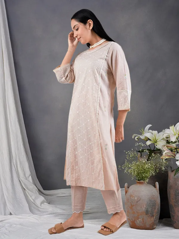 Peach_Multicolor_Embroidered_Cotton_Striped_Kurta_Paired_With_Matching_Pant_-_XXL