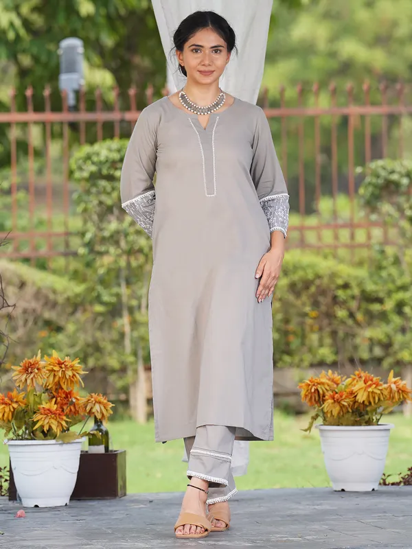 Grey_Hand_Embroidered_Cotton_Kurta_with_Lace_Pant_-_Set_of_2_-_XXL