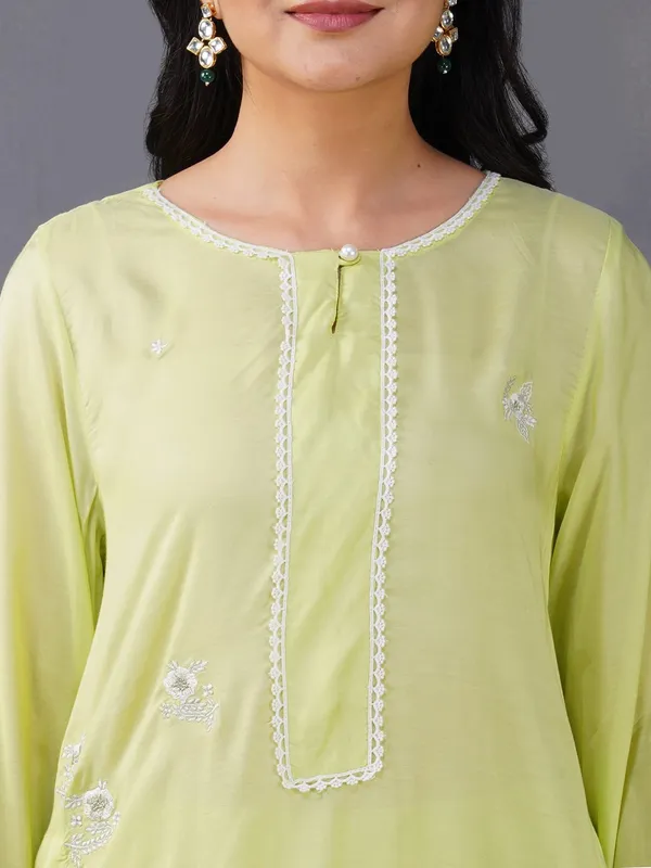 Lime_Green_Embroidered_Cotton_Silk_Kurta_With_Matching_Pant_And_Dupatta_-_XXL