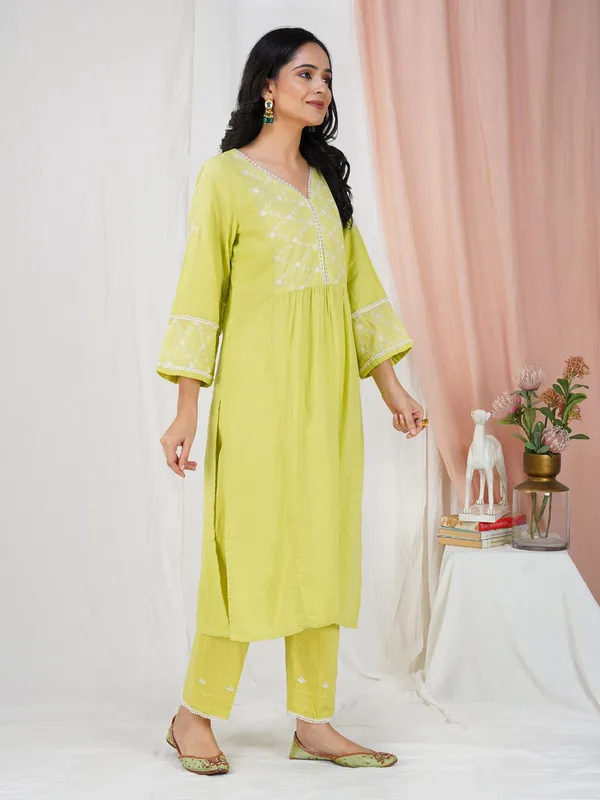 Lime_Green_Embroidered_Cotton_Kurta_Paired_With_Matching_Pant_-_XXL