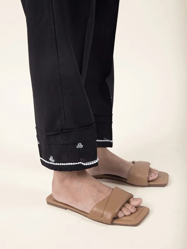 Black_Embroidered_Cotton_Kurta_Paired_With_Matching_Pant_-_XXL