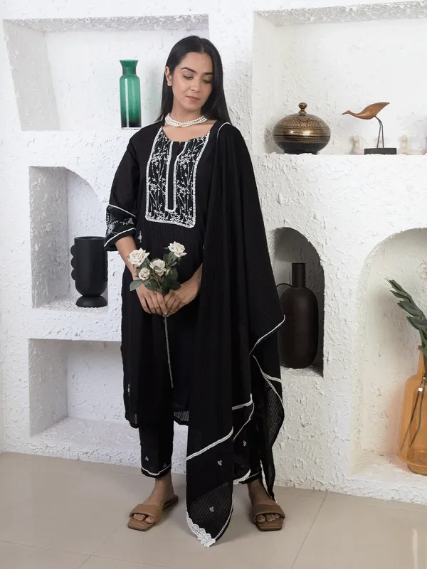 Black_Embroidered_Cotton_Kurta_With_Matching_Pant_And_Dupatta_-_XXL
