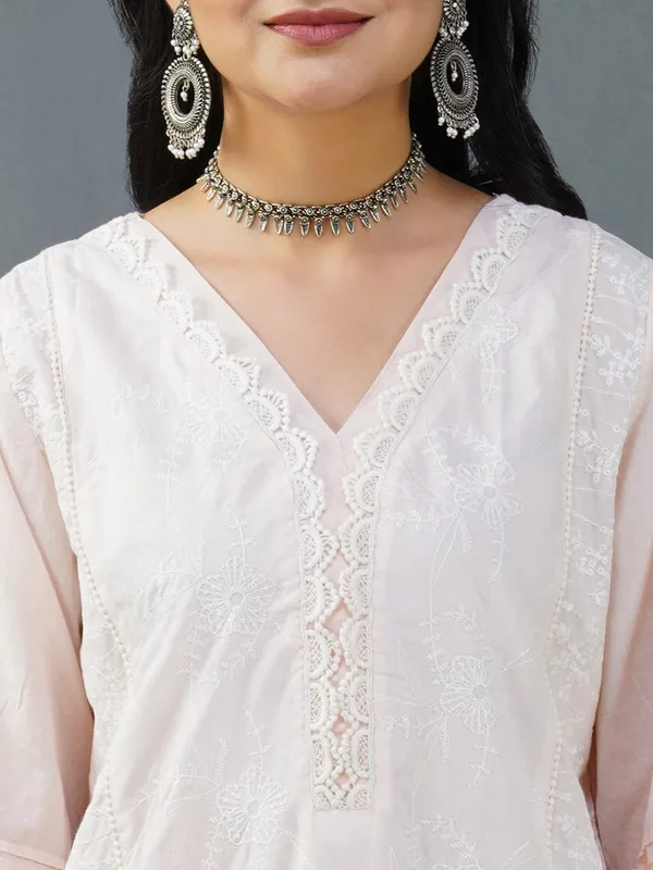 Pink_Embroidered_Cotton_kurta_Paired_With_Matching_Pant_And_Dupatta_-_XXL