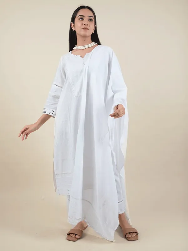 White_Cotton_Kurta_With_Matching_Pant_And_Dupatta