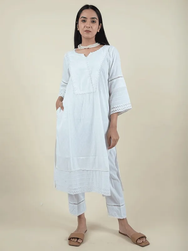 White_Embroidered_Cotton_kurta_-_XXL