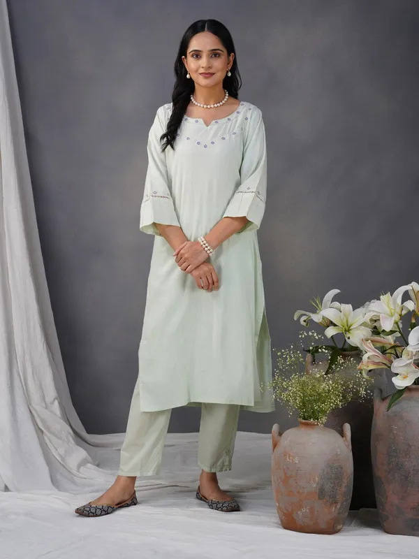 Pista_Hand_Embroidered_Cotton_Kurta_-_XXL