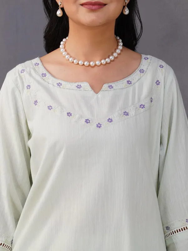 Pista_Hand_Embroidered_Cotton_Kurta_-_XXL