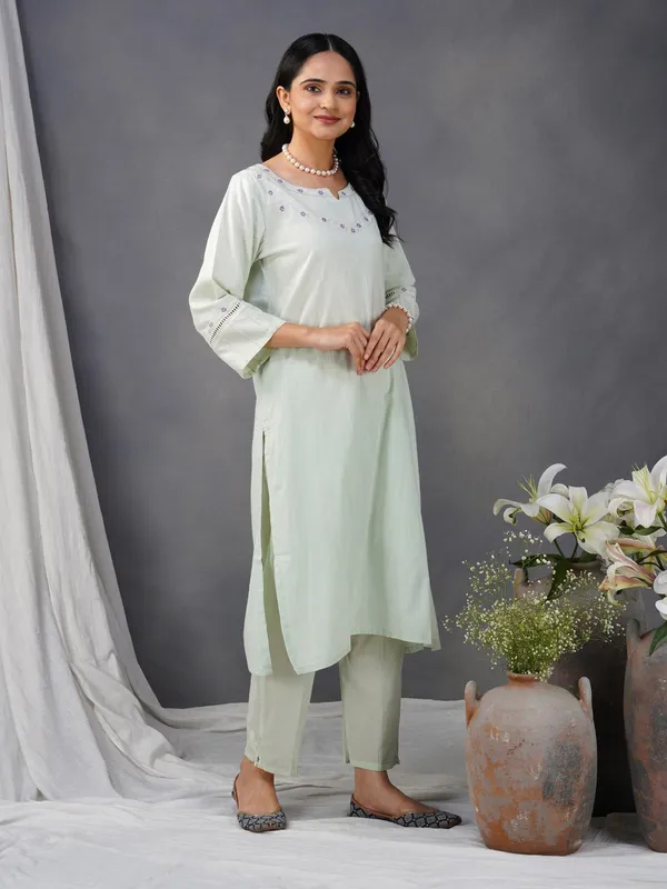 Pista_Hand_Embroidered_Cotton_Kurta_-_XXL