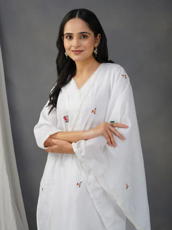 White_Multicolor_Embroidered_Cotton_Kurta_With_Matching_Pant_And_Dupatta_-_XXL