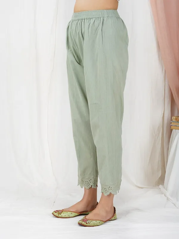 Green_Hand_resham_Embroidered_Cotton_Kurta_Paired_With_Matching_Pant_-_XXL