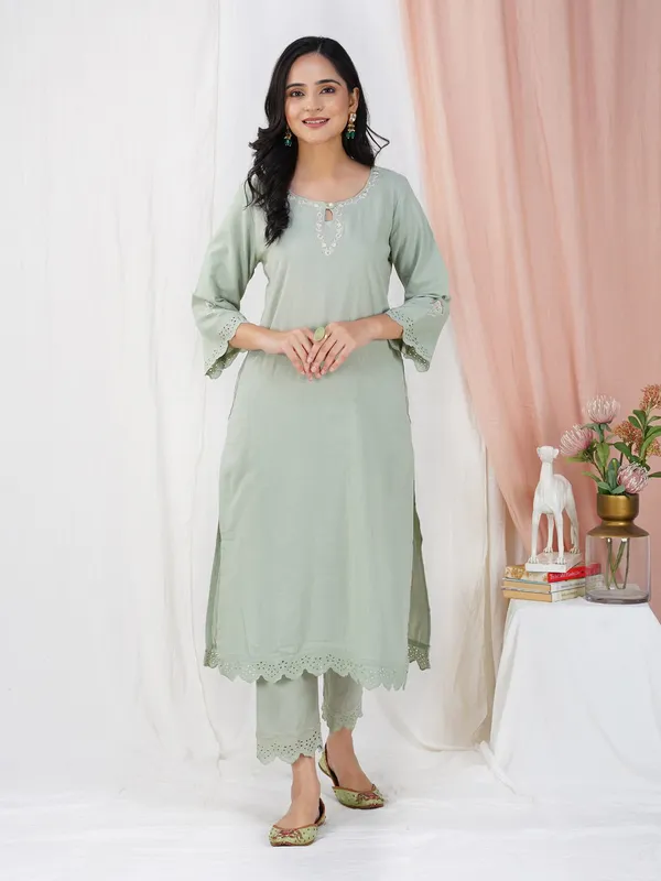 Green_Hand_resham_Embroidered_Cotton_Kurta_Paired_With_Matching_Pant_-_XXL
