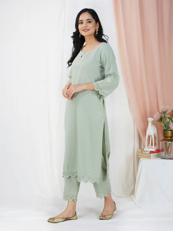 Green_Hand_resham_Embroidered_Cotton_Kurta_-_XXL
