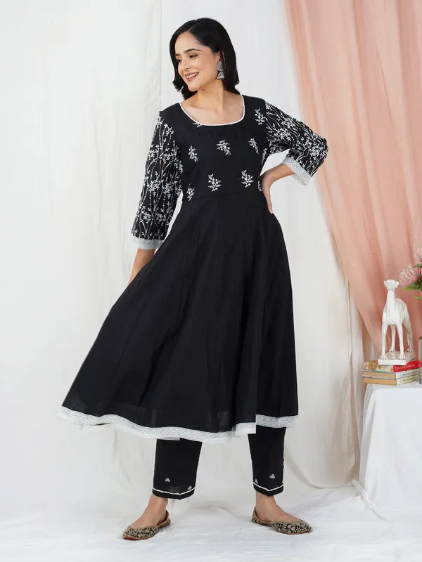 Black_Embroidered_Cotton_Anarkali_Kurta_Paired_With_Matching_Pant_-_XXL